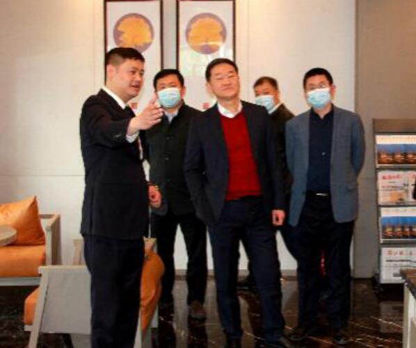 集團黨委書記、董事長任丁調研“錦著”天府廣場店