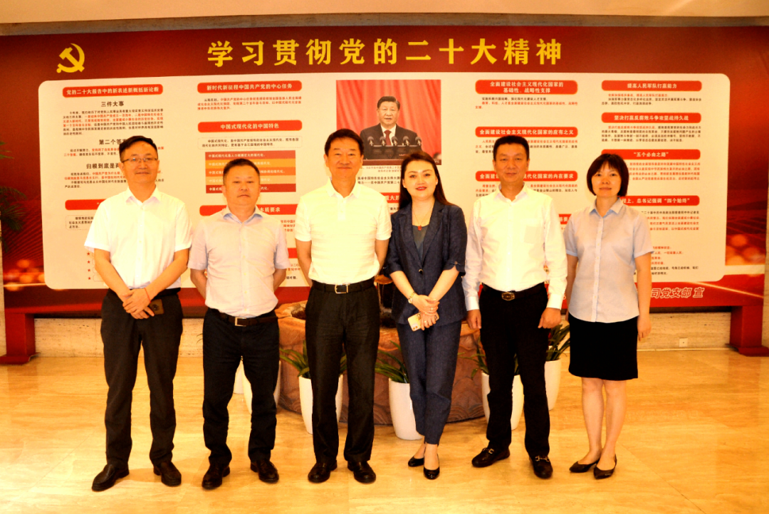 四川旅投集團黨委書記、董事長任丁調(diào)研花園賓館