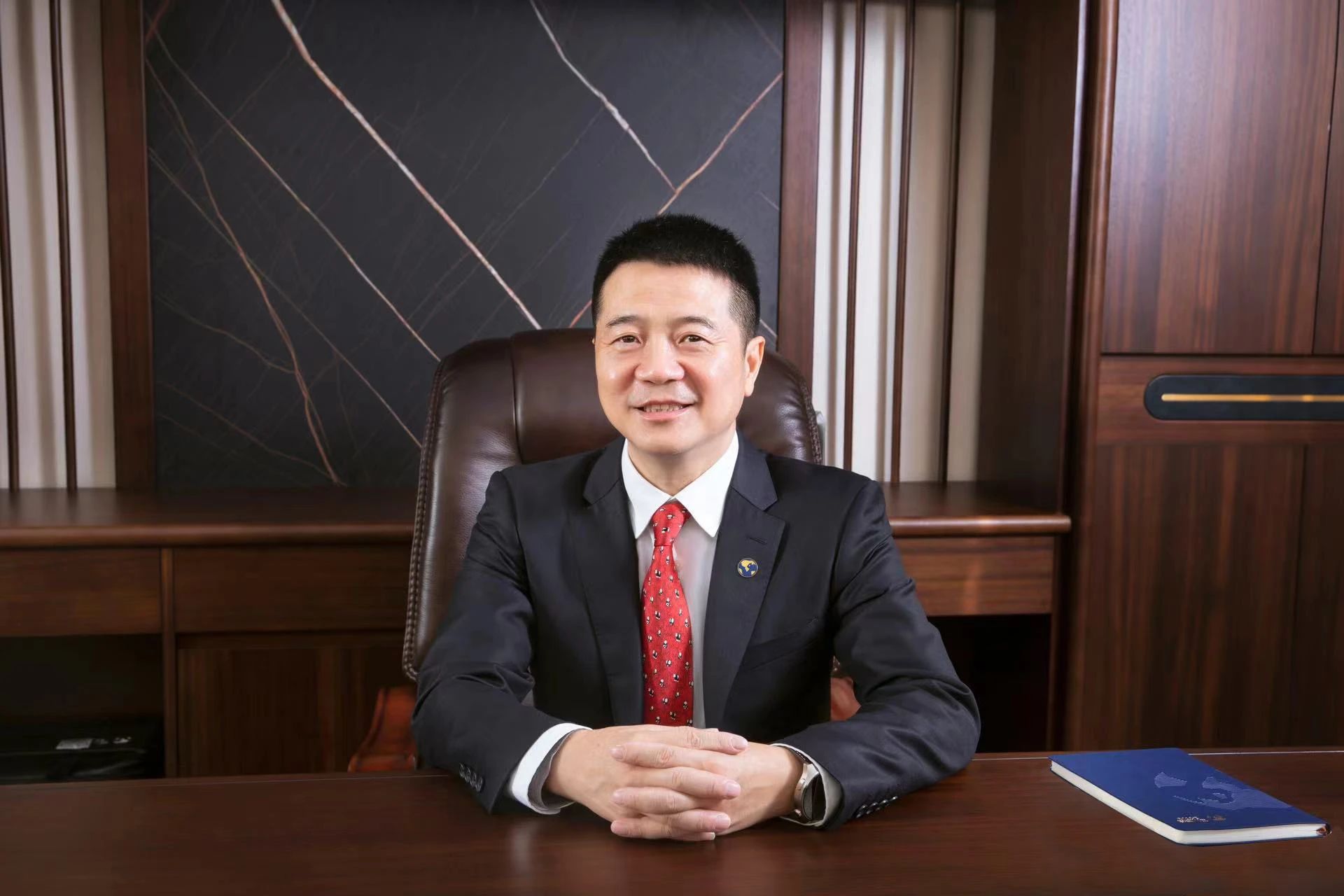 勇?lián)率姑?共赴新征程: 四川省旅投集團(tuán)游勇董事長(zhǎng)新年賀詞