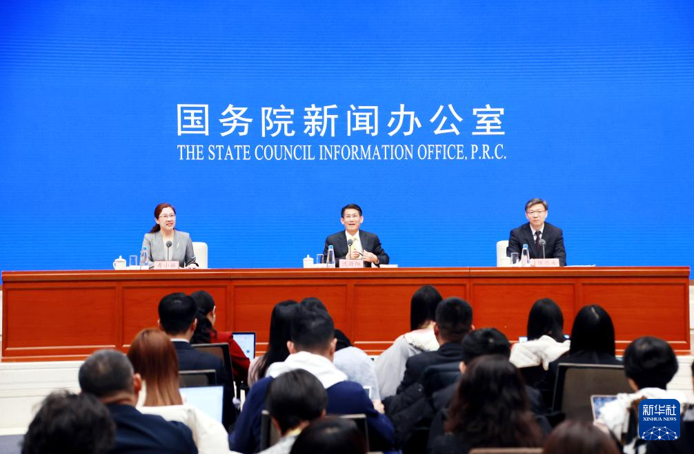 兩會現(xiàn)場速遞丨政府工作報(bào)告起草組負(fù)責(zé)人解讀報(bào)告新部署